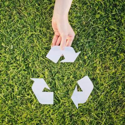 Het ontwerpen van recycleerbaarheid en afbreekbaarheid in polyaspartische materialen